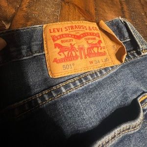Levi Jeans Leather Tab Attached - women’s size W34 L30.